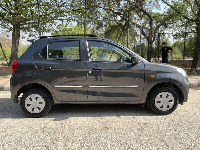 https://images10.gaadi.com/usedcar_image/4584657/original/3a7b9231b4d0fc61dde93e0c55b33960.jpg?imwidth=6401