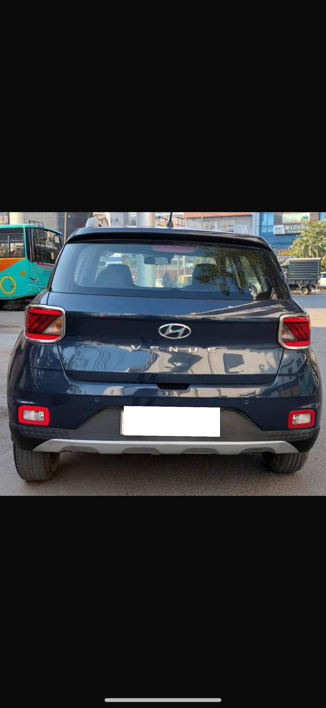 https://images10.gaadi.com/usedcar_image/4584668/original/processed_c6e7c027-e895-4849-b8de-70c476351be8.png?imwidth=6401