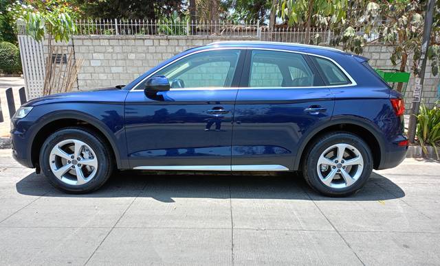 https://images10.gaadi.com/usedcar_image/4584669/original/processed_c5c47f7d4550446fc8e726c5805b3ecd.jpg?imwidth=6402
