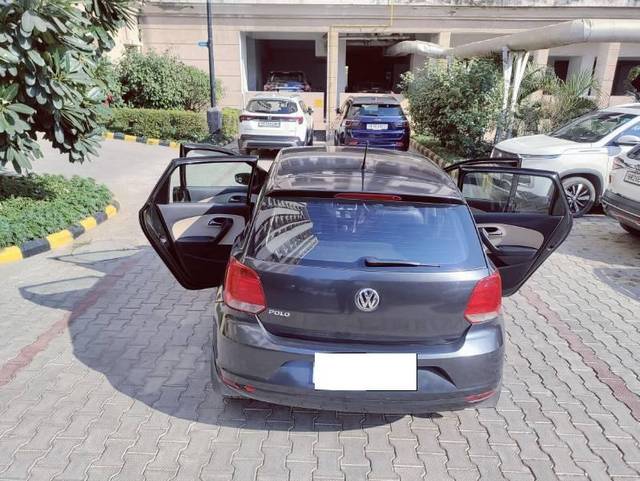 https://images10.gaadi.com/usedcar_image/4584672/original/processed_9b4bfb57-87ac-4e00-b1f8-6bf0624333c7.jpg?imwidth=6401