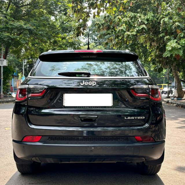 https://images10.gaadi.com/usedcar_image/4584689/original/processed_aad5484a-08f3-4fbc-81c2-77553c6ded5d.jpg?imwidth=6402