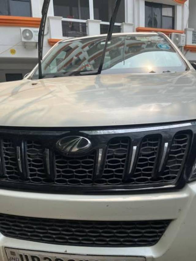 https://images10.gaadi.com/usedcar_image/4584711/original/processed_57e7d5d6-009c-48b6-8b81-ff49f62d9611.jpeg?imwidth=6402