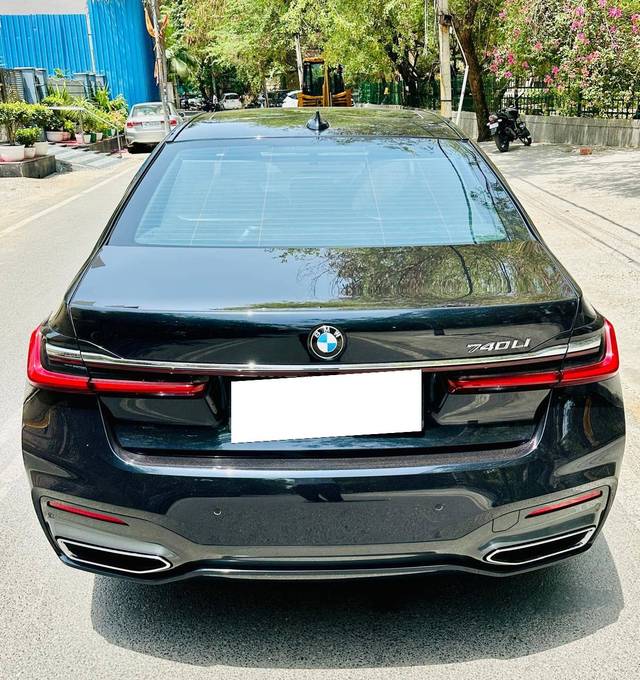 https://images10.gaadi.com/usedcar_image/4584749/original/processed_81c4bb4598ab8e8b24a3598a76aba216.jpg?imwidth=6402
