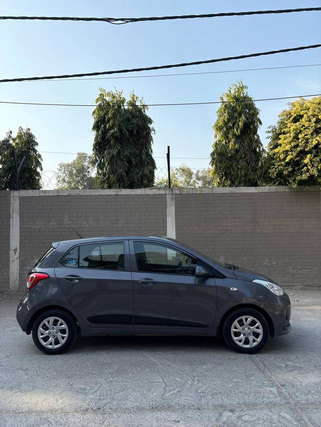 https://images10.gaadi.com/usedcar_image/4584772/original/f35deb9200fe6912270f8f3aa80abcc0.jpg?imwidth=6401