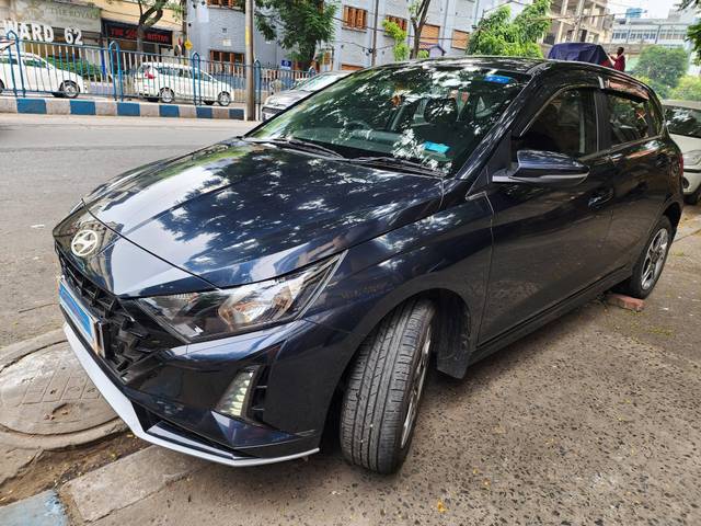 https://images10.gaadi.com/usedcar_image/4584774/original/processed_466a04cc1c2953a90c3db8bb27fa2080.jpg?imwidth=6402