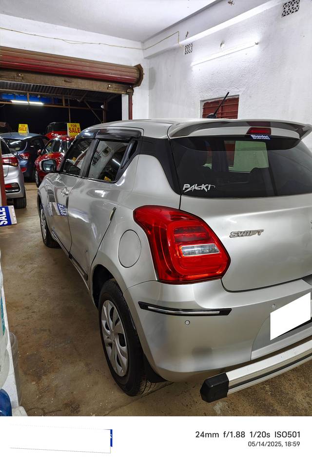https://images10.gaadi.com/usedcar_image/4584775/original/processed_3886b482bf7d5dba8ecf08aa6ac11eb0.jpg?imwidth=6402