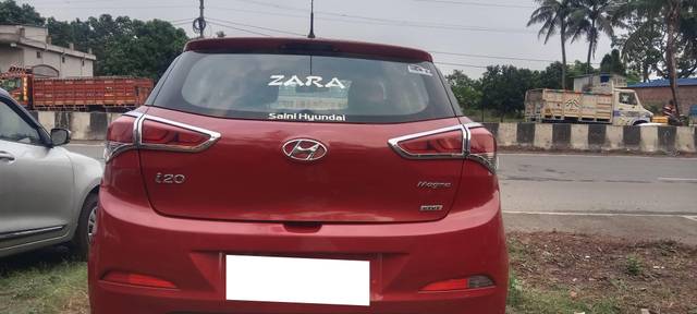 https://images10.gaadi.com/usedcar_image/4584778/original/processed_d13fde94bb16adba463df7131a807d3f.jpg?imwidth=6401