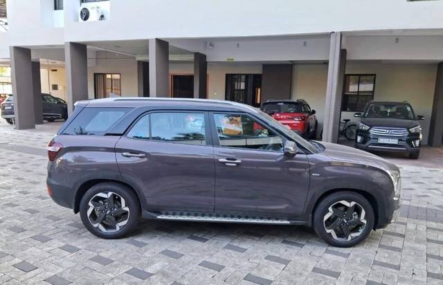 https://images10.gaadi.com/usedcar_image/4584786/original/processed_cf159137-fd82-4adc-b536-5a44cd7bc967.jpeg?imwidth=6401