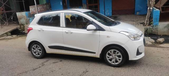 https://images10.gaadi.com/usedcar_image/4584797/original/processed_6910cb37-8477-43d1-90c1-4d9875b82ac3.jpg?imwidth=6400