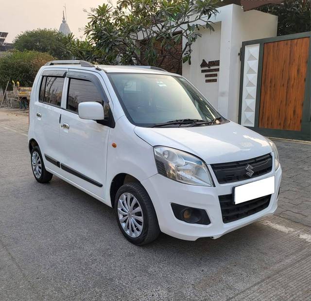 https://images10.gaadi.com/usedcar_image/4584805/original/processed_300dd6dfc170cf93557e8e43f54c1ad2.jpg?imwidth=6400