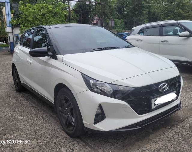 https://images10.gaadi.com/usedcar_image/4584810/original/processed_2a998cb38e6391f2f0a1f0adaa1dfde4.jpg?imwidth=6400