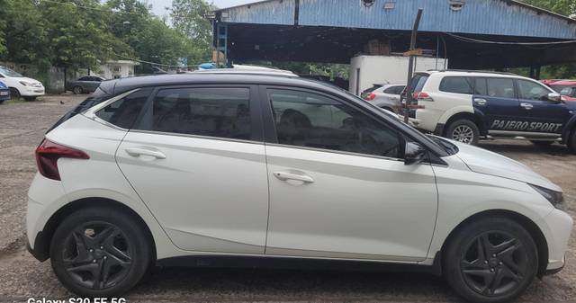 https://images10.gaadi.com/usedcar_image/4584810/original/processed_9bf74d0a62f298a092c663860c255770.jpg?imwidth=6401