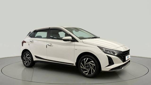 https://images10.gaadi.com/usedcar_image/4584815/original/5af960f6daff5a8c598ed0652414bb86.jpg?imwidth=6400