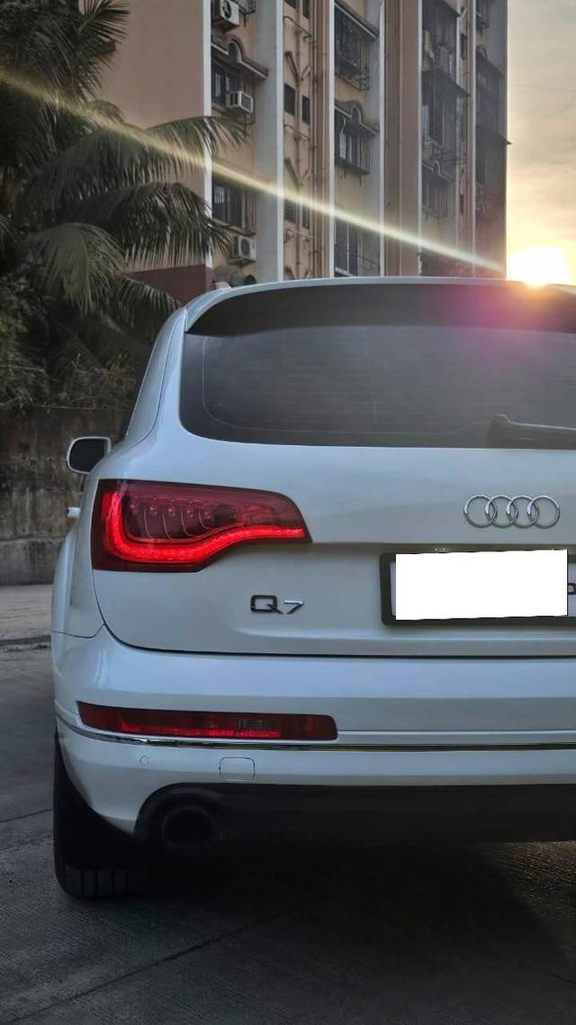 https://images10.gaadi.com/usedcar_image/4584820/original/processed_17bf6e1095aa389c3649f9a4c2eba5c5.jpeg?imwidth=6402
