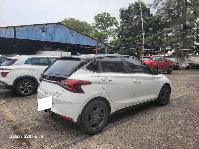 https://images10.gaadi.com/usedcar_image/4584829/original/processed_996bbf05fc612d5804f627de7d679f78.jpg?imwidth=6402