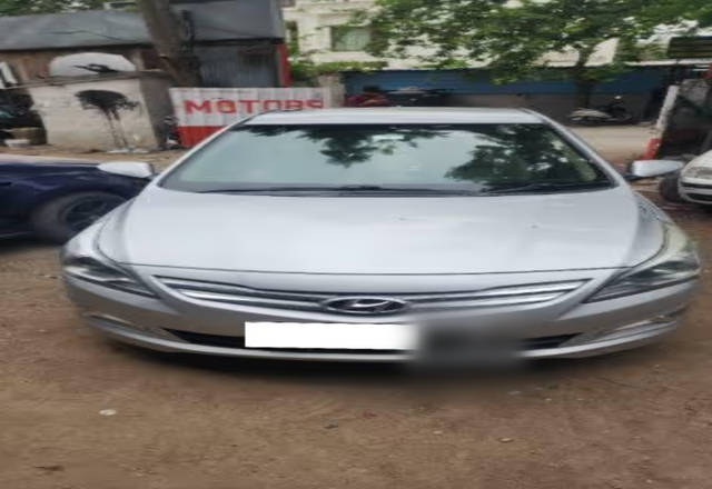 https://images10.gaadi.com/usedcar_image/4584834/original/8b858bb5-9924-48ba-ac44-79ffdf8238ad.?imwidth=6402