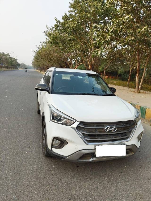 https://images10.gaadi.com/usedcar_image/4584865/original/processed_8b06bd34-9b7c-4e73-b8d9-2715c216b8c5.jpg?imwidth=6402