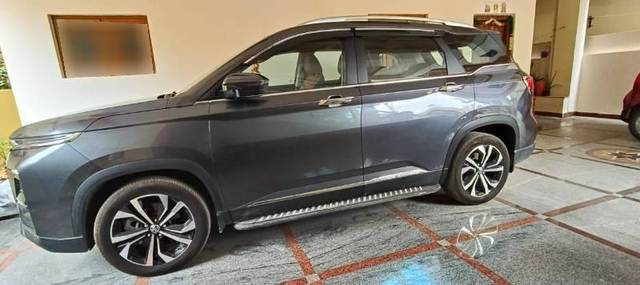 https://images10.gaadi.com/usedcar_image/4584892/original/processed_8e9bcef6-99c1-4c64-9b58-08e97bbe28ea.jpg?imwidth=6400