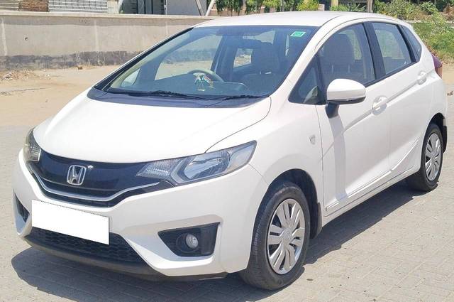 https://images10.gaadi.com/usedcar_image/4584898/original/processed_cb61bb454b77aec4b83918ebfe31f92a.jpg?imwidth=6402