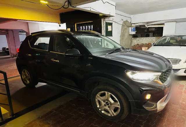 https://images10.gaadi.com/usedcar_image/4584909/original/71d9350e-b655-4432-beab-713ff0b19331.?imwidth=6400