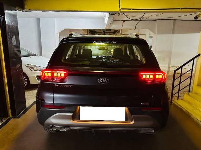 https://images10.gaadi.com/usedcar_image/4584909/original/processed_b105969b-a0e0-4e69-9457-4f9c5ca728c3.jpeg?imwidth=6401