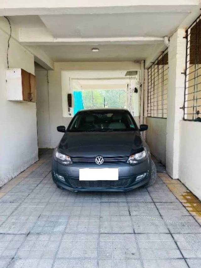 https://images10.gaadi.com/usedcar_image/4584911/original/processed_9d2bf7b9-efc0-4650-a7d1-72f9c1087015.jpeg?imwidth=6402