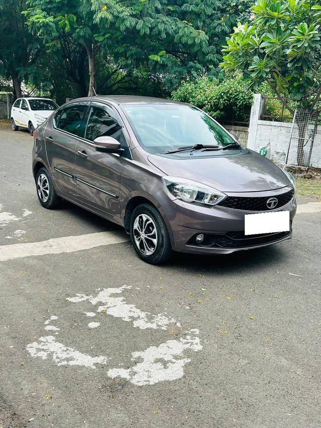 https://images10.gaadi.com/usedcar_image/4584915/original/processed_8950e5afa96a9782fbd9e506683fa215.jpg?imwidth=6400