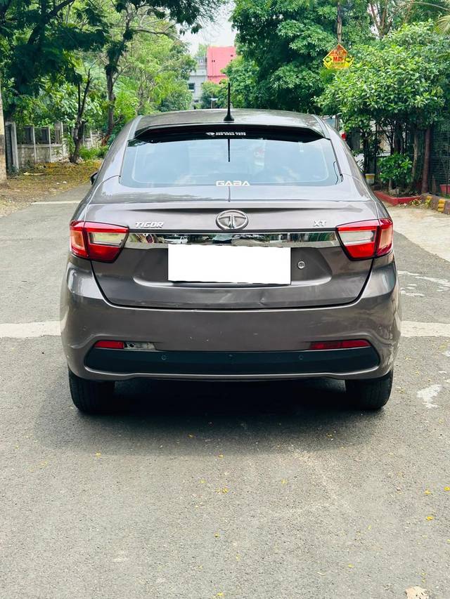 https://images10.gaadi.com/usedcar_image/4584915/original/processed_9e05e5a6bcb00fd94466c24a90d3550d.jpg?imwidth=6402