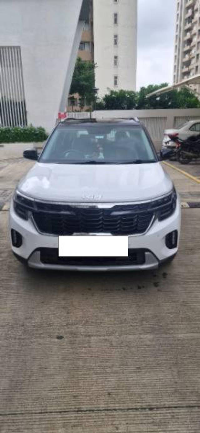 https://images10.gaadi.com/usedcar_image/4584922/original/processed_bb0e5b00-5d5d-4865-b3b3-bc26932e25b0.jpg?imwidth=6401