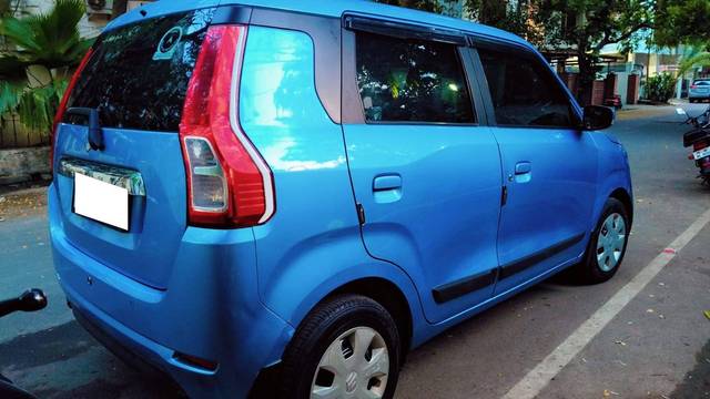 https://images10.gaadi.com/usedcar_image/4584930/original/processed_0a1a73b6edc6fd9c209806c65ddfde2c.jpg?imwidth=6401