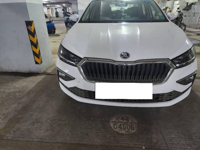 https://images10.gaadi.com/usedcar_image/4584945/original/processed_1e42b871-8af8-41d0-ab1f-5d6a60633e87.jpg?imwidth=6401