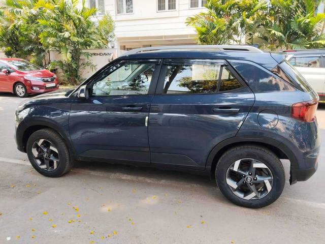 https://images10.gaadi.com/usedcar_image/4584948/original/processed_f030bc0c65c77ad4b853e45f5fc38e10.jpg?imwidth=6401
