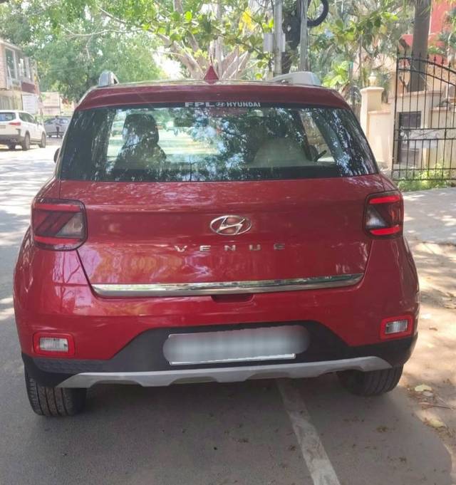 https://images10.gaadi.com/usedcar_image/4584952/original/processed_569b470c5ef5490d643434a2851fc32d.jpg?imwidth=6402