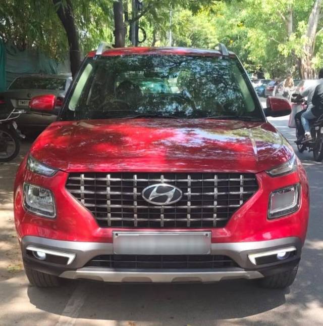https://images10.gaadi.com/usedcar_image/4584952/original/processed_fce8bd489778c22a4685a9092fe45c83.jpg?imwidth=6400