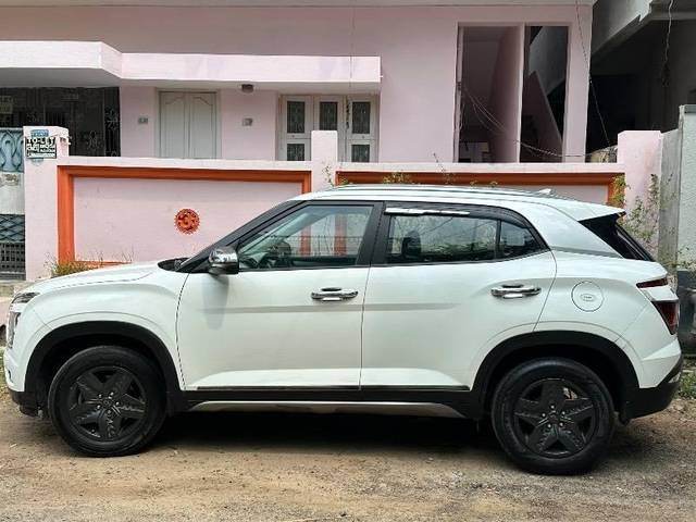https://images10.gaadi.com/usedcar_image/4584961/original/processed_e640c0cb-dc7a-48ea-82e7-587accb550c5.jpeg?imwidth=6401