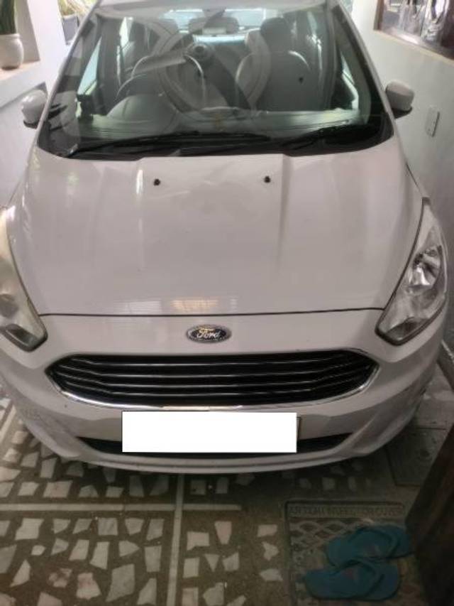 https://images10.gaadi.com/usedcar_image/4584968/original/processed_66273ca3-cb02-40af-adf5-b75c3b12eb67.jpg?imwidth=6400