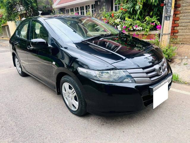 https://images10.gaadi.com/usedcar_image/4584972/original/processed_8d07eb04b748427fbb70181f9a2d79a0.jpg?imwidth=6400