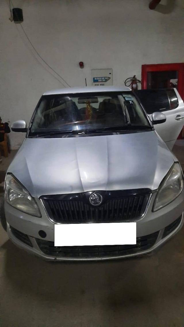https://images10.gaadi.com/usedcar_image/4585010/original/processed_51e5c27e-2cc3-4d6a-b108-57d236e2e5f9.jpg?imwidth=6401