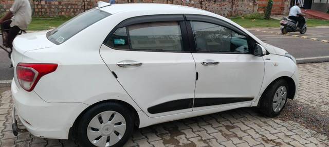 https://images10.gaadi.com/usedcar_image/4585012/original/processed_2e7b4332-41ab-45c4-8311-a9ced396a50b.jpg?imwidth=6400