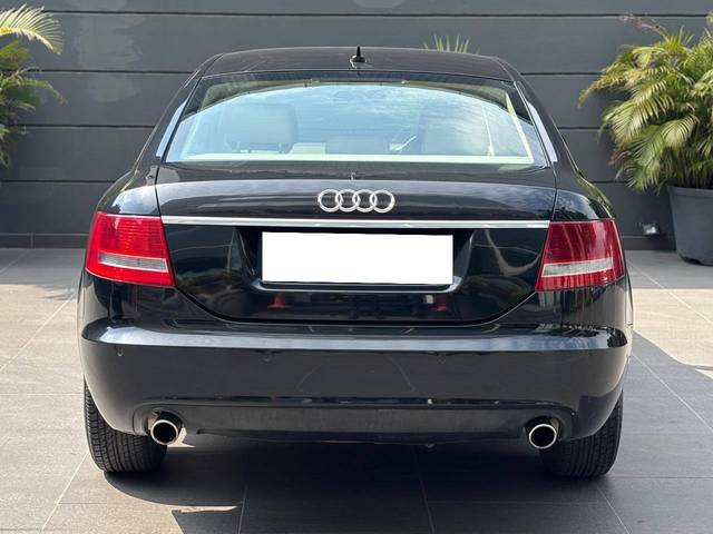 https://images10.gaadi.com/usedcar_image/4585041/original/processed_15ec1b897d974f9ad082b2a0644f9162.jpeg?imwidth=6402