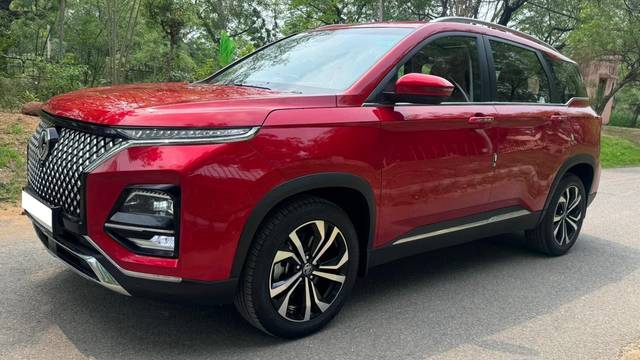 https://images10.gaadi.com/usedcar_image/4585059/original/f8be60aa36671ac19b35aa830ea62925.jpg?imwidth=6401