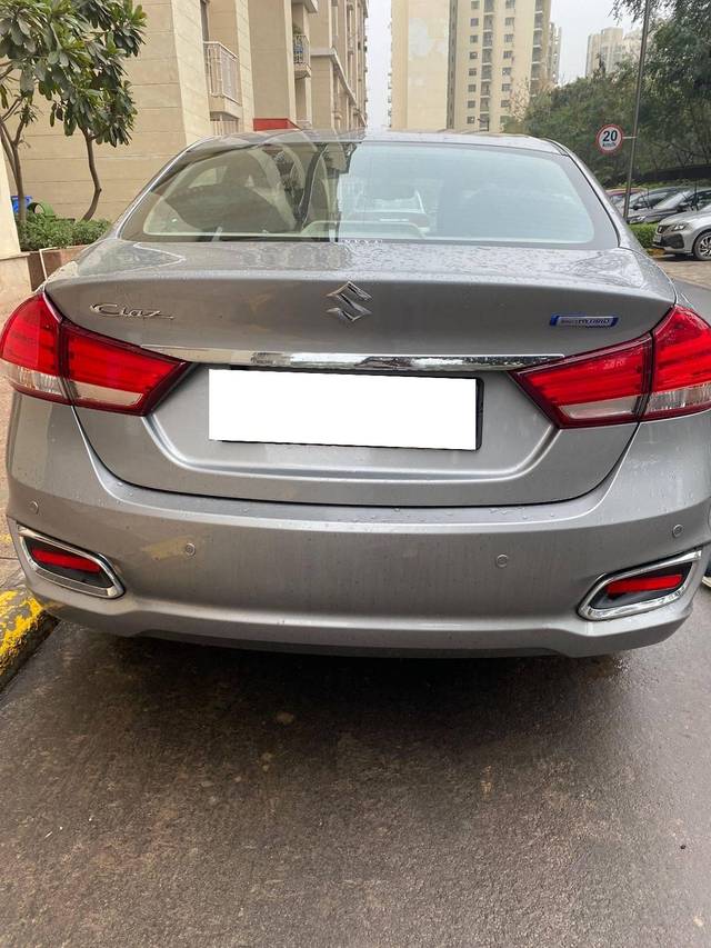 https://images10.gaadi.com/usedcar_image/4585063/original/processed_951836db-f881-4091-ae6b-6df13efb3881.jpeg?imwidth=6401