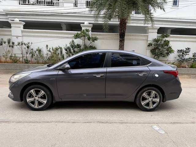 https://images10.gaadi.com/usedcar_image/4585075/original/processed_a7ce2602-f482-41e6-946b-71296dfd3406.jpg?imwidth=6402