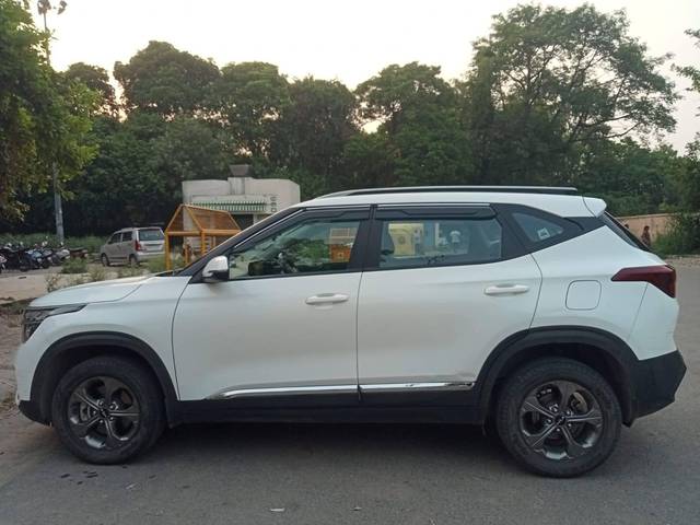 https://images10.gaadi.com/usedcar_image/4585082/original/processed_ab108e962a03506f613b5611a1ff6554.jpeg?imwidth=6402