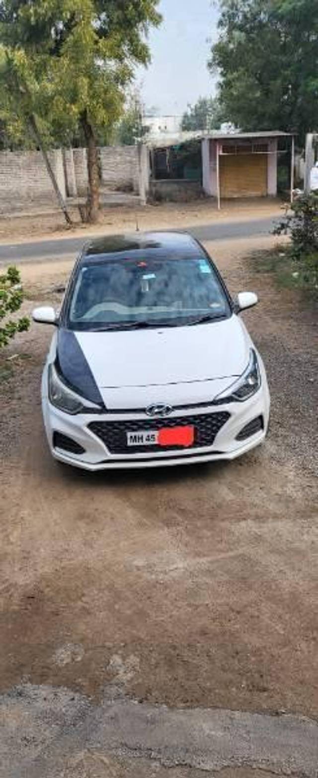 https://images10.gaadi.com/usedcar_image/4585084/original/processed_e84a4e2b-42b5-495b-a998-d17ffa1ca548.jpg?imwidth=6400