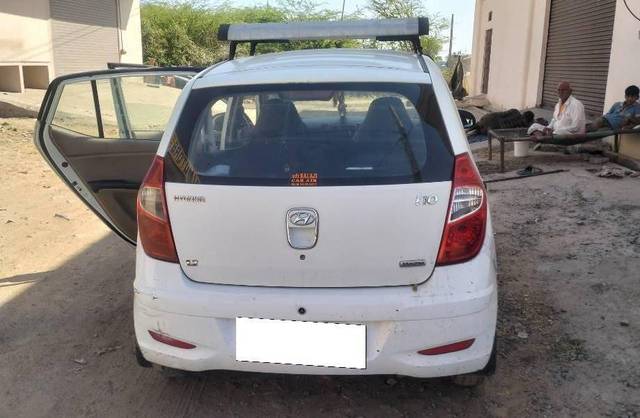 https://images10.gaadi.com/usedcar_image/4585086/original/processed_processed_e14ae6bc-9fb9-46ae-8f91-daa1d78c625b.jpg?imwidth=6401