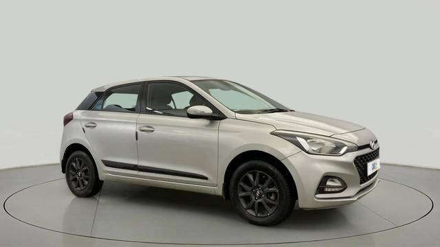 https://images10.gaadi.com/usedcar_image/4585087/original/033aa1f6403fa509a84d3b55f6f73060.jpg?imwidth=6400
