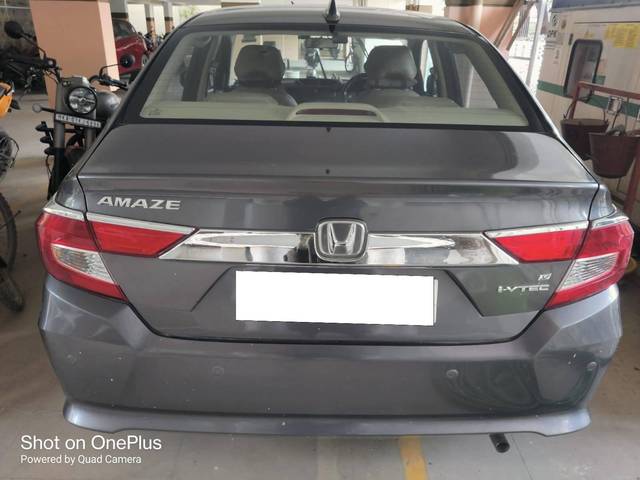 https://images10.gaadi.com/usedcar_image/4585122/original/processed_c6a6b271-97bc-4734-817c-e26c78be4502.jpg?imwidth=6400