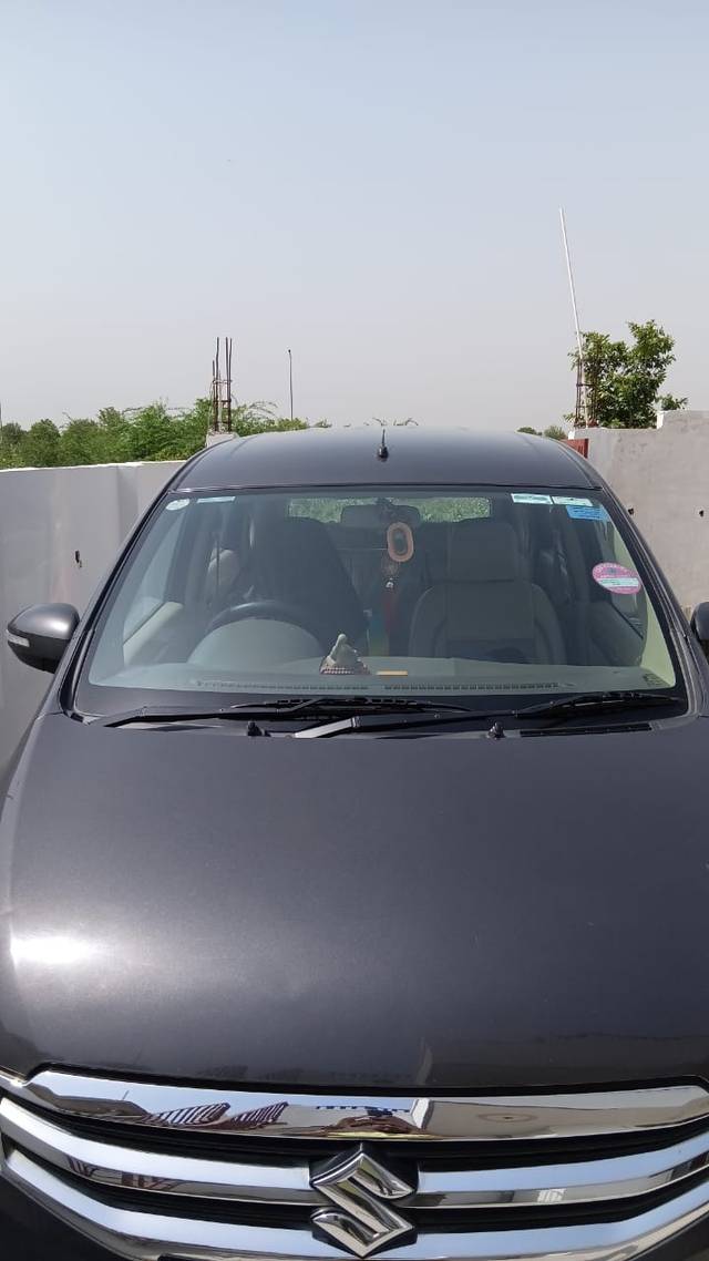 https://images10.gaadi.com/usedcar_image/4585149/original/cfb54519-c55c-4e11-b63e-2963ff7edc71.jpg?imwidth=6401