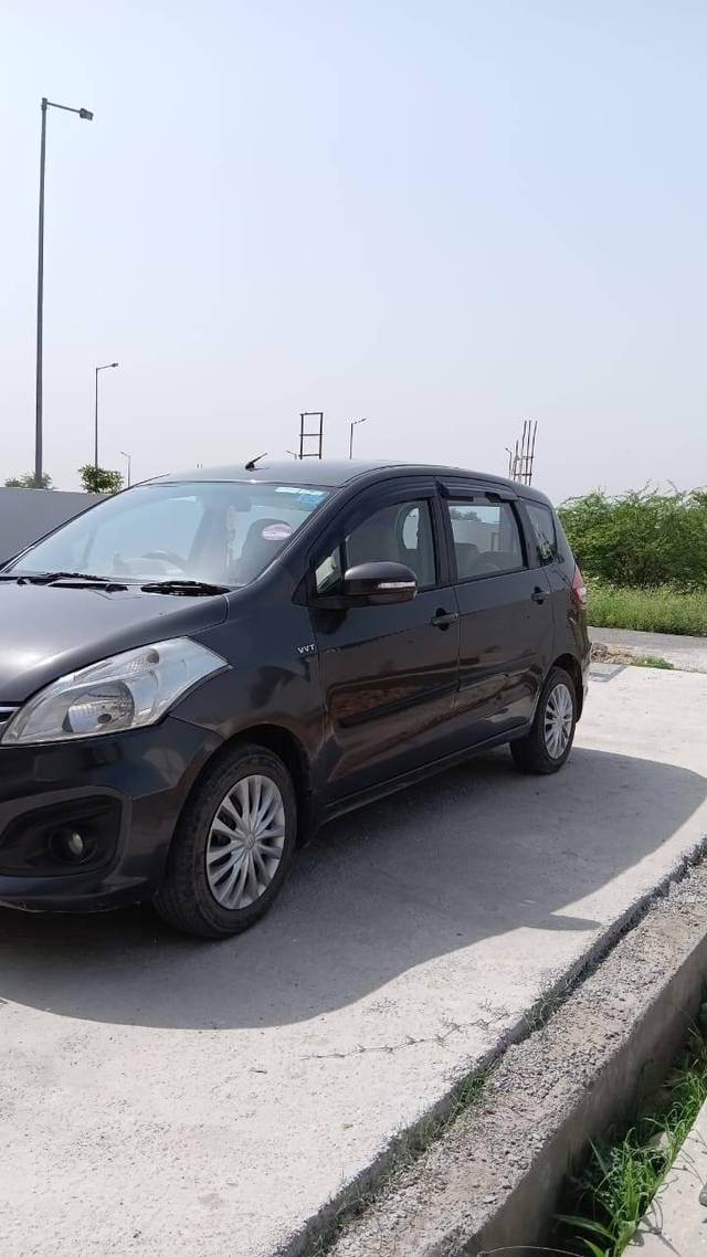 https://images10.gaadi.com/usedcar_image/4585149/original/processed_c7cd8b36-cc07-4712-ba15-d27fe4291ecc.jpg?imwidth=6402